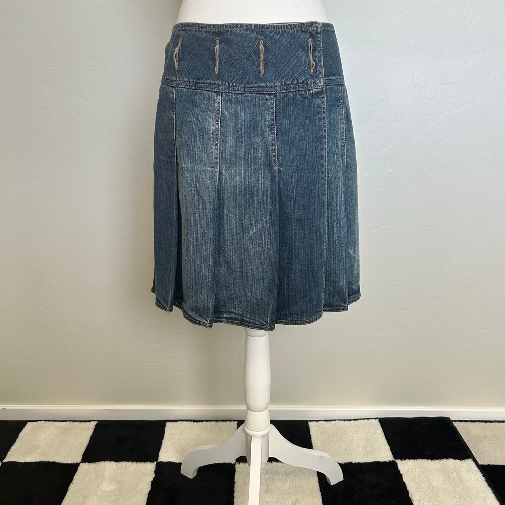 Burberry pleated skirt!